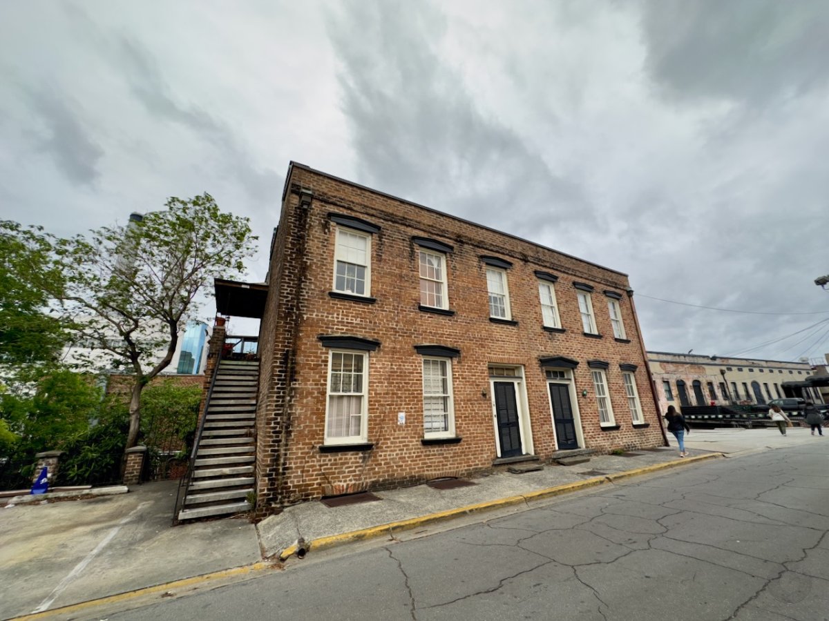 219 W River St — foto de viajante